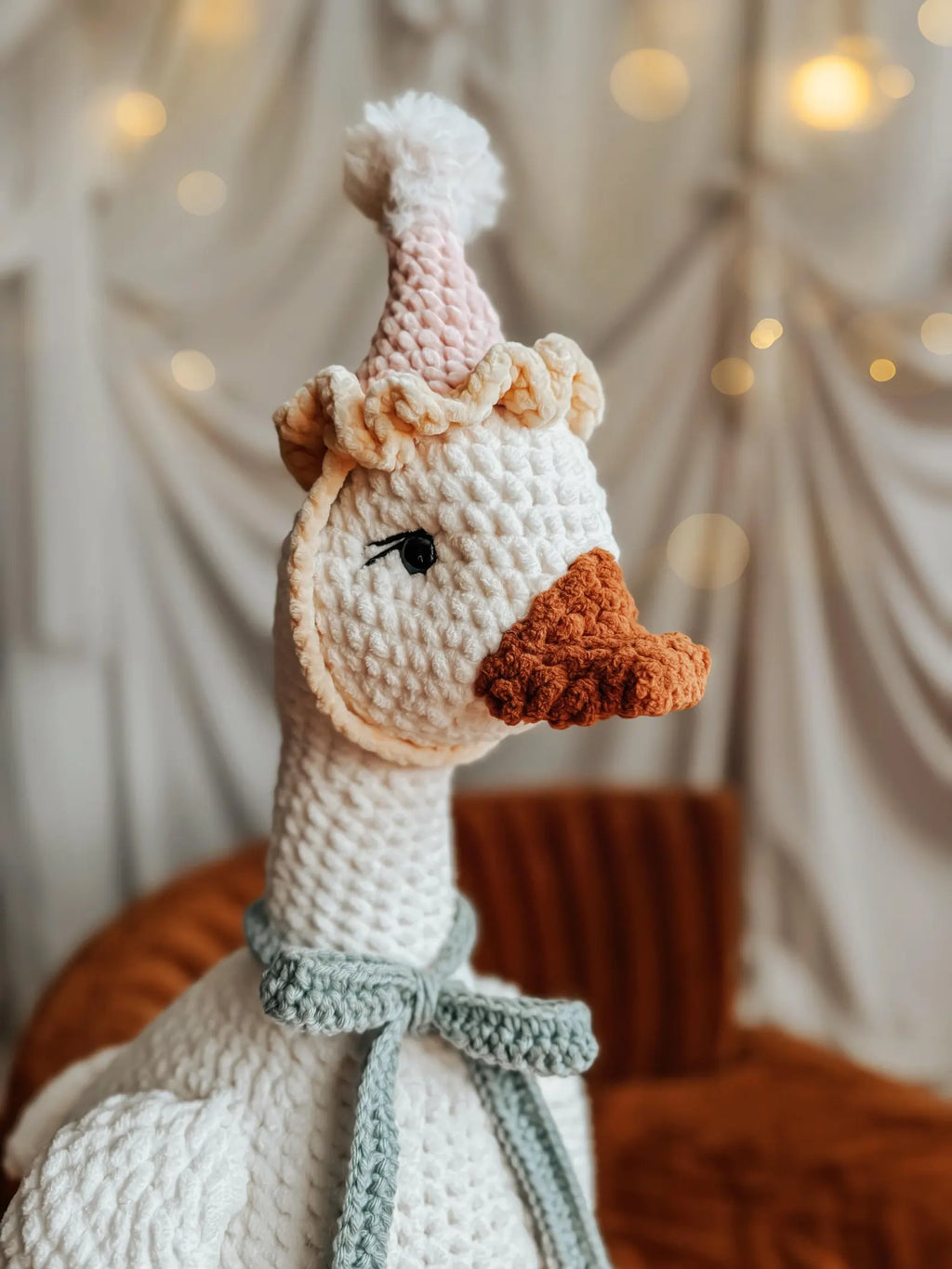 Silly Gansito Couch Goose Crochet Pattern — Low-Sew Amigurumi (PDF)