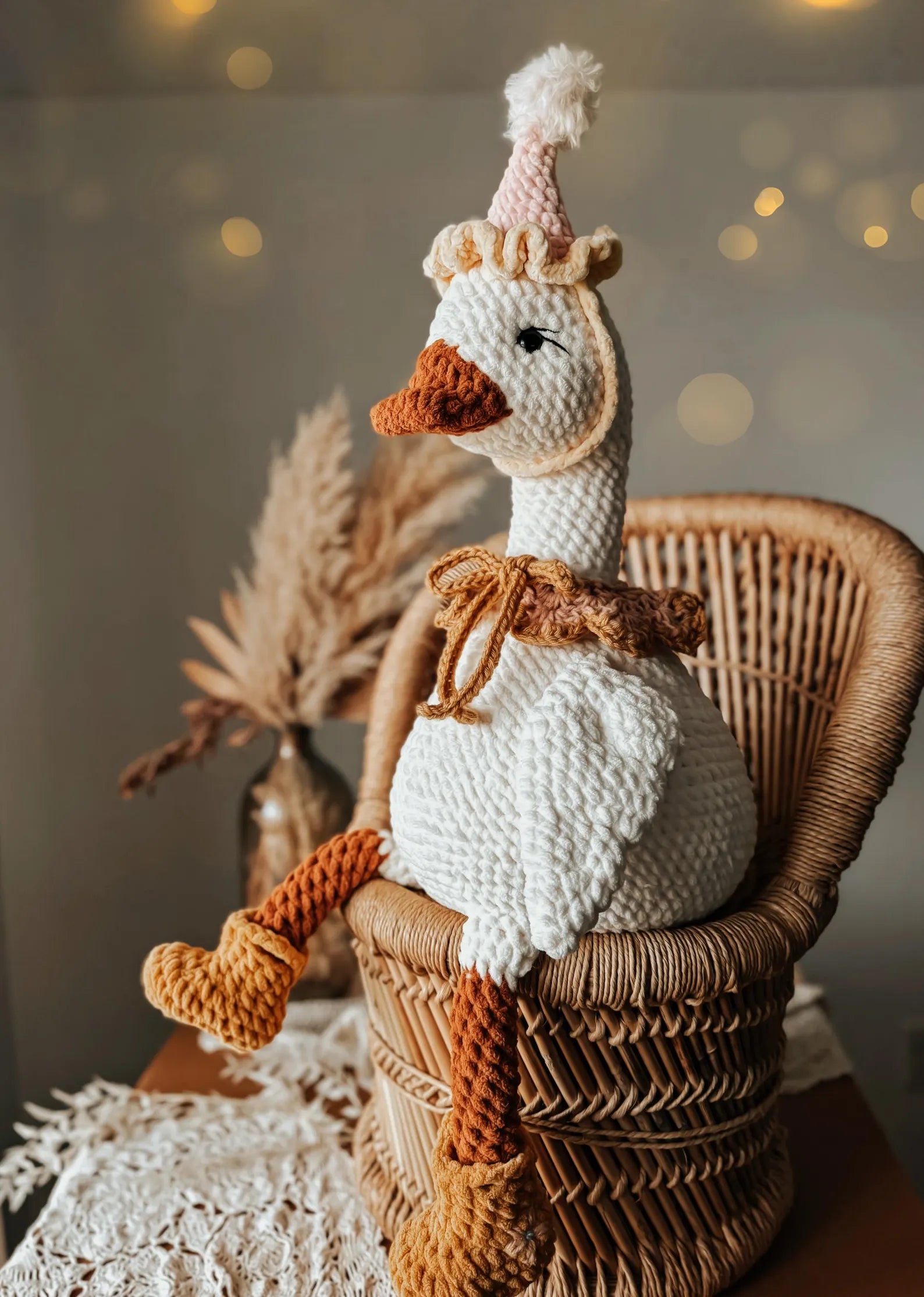 Silly Gansito Couch Goose Crochet Pattern — Low-Sew Amigurumi (PDF)
